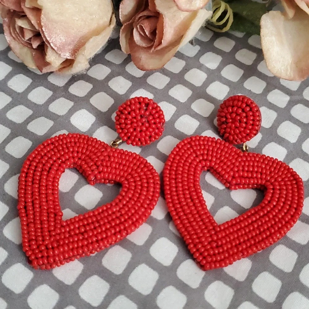 Piper K Handcrafted Seedbead Heart Earrings - Picture 4 of 8